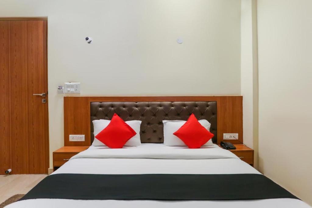 Capital O Bvh Hospitality Near Pvr Ansal Plaza Greater Noida酒店 外观 照片