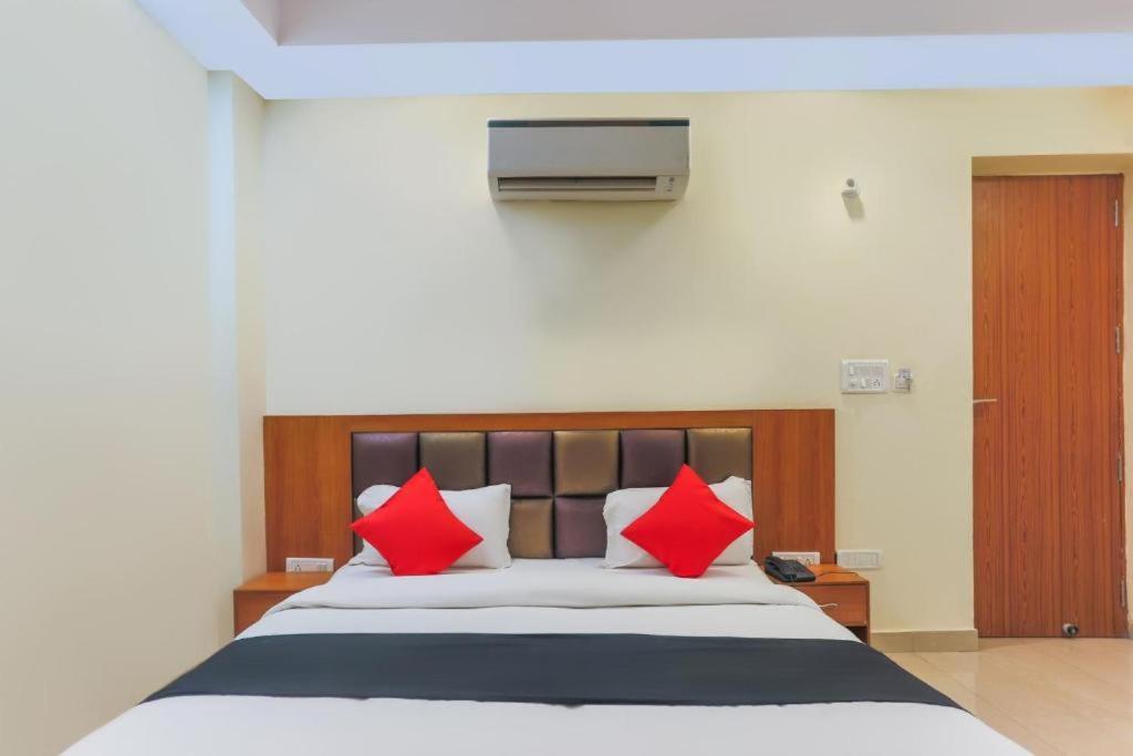 Capital O Bvh Hospitality Near Pvr Ansal Plaza Greater Noida酒店 外观 照片