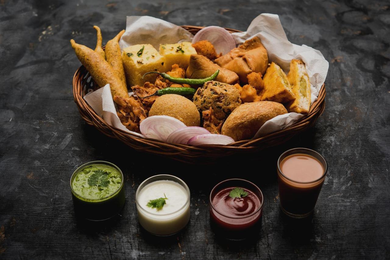 Capital O Bvh Hospitality Near Pvr Ansal Plaza Greater Noida酒店 外观 照片